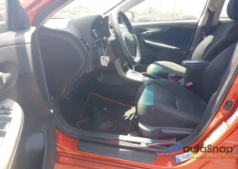 2013 Toyota Corolla S Special Edition z USA, uszkodzony, nr VIN 2T1BU4EE6DC096589